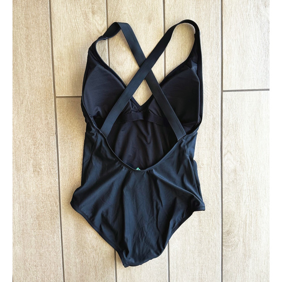 J Crew DD Plunge One Piece Swimsuit Size 6 Black Padded Classic Beach Resort - Picture 4 of 6